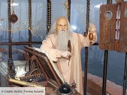 Take a tour of the fort boyard, france to visit historic site in fouras. Denis Brogniart Revele Un Secret Incroyable Du Pere Fouras Fort Boyard Decouvrez Ce Qu Il Fait Dans Koh Lanta Femme Actuelle Le Mag