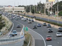 Ένας νεκρός και δύο τραυματίες. Prosoxh Kleisth H E8nikh Odos A8hnwn 8essalonikhs Tis Epomenes Hmeres