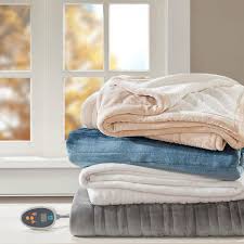 During the cold season or winter, people are required to keep their bodies warm to features. True North By Sleep Philosophy Ultra Soft Plush Reverses To Berber Heated Blanket With Bonus Automatic Timer King The Warming Store