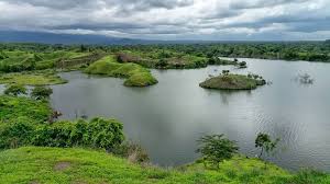 Waduk yang sudah ada sejak tahun 1996 diresmikan oleh presiden soeharto tanggal 20 november. Waduk Bajulmati Aktivitas Fasilitas Harga Tiket Masuk Rute Dan Lokasi