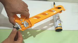 Derzdolgu#silikon kalem gi̇bi̇ düzgün bi̇r si̇li̇kon nasil çeki̇li̇r mutfak tezgahı ve lavabolara derz dolgu,silikon nasıl. Silikon Tabancasi Nasil Kullanilir Lavabo Kenarina Silikon Nasil Cekilir Youtube