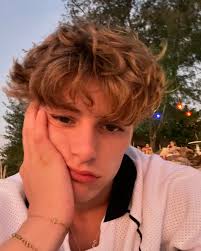 Casper Mott (@casper_mott) • Instagram photos and videos