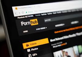 Bruselas investiga a grandes webs de porno como Pornhub por el control de  acceso a menores | El Correo