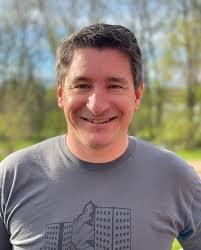 Darin Larson's Instagram, Twitter & Facebook