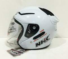 Saat memilih helm, sesuaikanlah jenis helm dengan jenis motor yang dikendarai. Helm Yang Cocok Untuk Pengendara Matic Tagar Berita