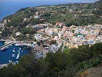 A jewel that rises from the sea foam. Ustica Wikipedia