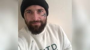 Get Shorty': 4ft 9ins tall wanted man challenges police to catch him in  Facebook and Tiktok posts