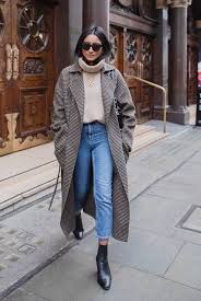 I modelli con trecce in lana lavorata, scollo a v ed ampia chiusura con bottoni. Outfit Invernali 5 Outfit Casual Per Il 2020