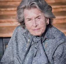 Designfreebies free InDesign newsletter template 2