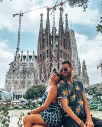 Whether you want to take pictures of yourself for instagram or couples pictures by yourself ok, it's time for us to come clean and finally admit how we take couple pictures of ourselves for our instagram feed. 11 Tips To Take Great Couple Pictures By Yourself For Instagram