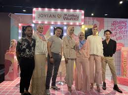 Katanya fasha dihalau dari majlis berkenaan hanya kerana jenama milik seorang artis akan menarik diri jika fasha turut hadir. Semoga Awak Bahagia Dunia Akhirat Berkahwin Tak Lama Lagi Ini Ucapan Nora Danish Buat Fasha Sandha Media Hiburan