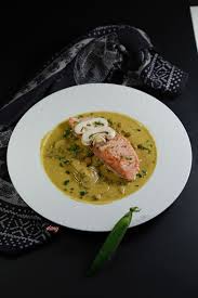 Pour une terrine de poisson réussie, le choix du poisson est important : Saumon Mi Cuit Au Bouillon Thai Epicetout La Cuisine De Dany