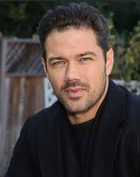 Honey-garlic slow cooker chicken thighs recipe