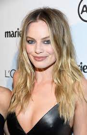 Does the oscar nominee ever have a bad hair day? Margot Robbie S Post Honeymoon Hair And Skin Are A Revelation Vogue