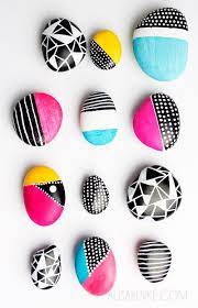 Be Inspired With 20 Of The Best Painted Rock Art Ideas You Can Do Easy Diy Tutorials That Are Trendy And The Diy Crafts For Teens Sharpie Crafts Diy Painting