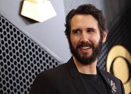 White dudes' raise over $4 million for Kamala Harris, discuss women's  rights