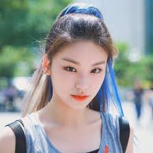 190802 Itzy Yeji On The Way To Music Bank Itzy Blue Hair Beauty