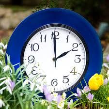 Spring 2021 starts on saturday, march 20th in the northern hemisphere, with daylight time lengthening and the leaves begining show on the trees with the changing tilt of the earth's axis. 2021 When Do We Change The Clocks And Spring Forward
