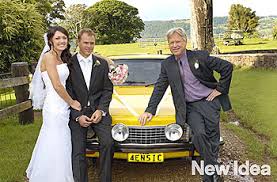 Azaria's big brother weds