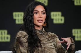 The rest of kim's income is earned through her tv. Kim Kardashian Wiki Height Weight Age Boyfriend Family Biography Net Worth More