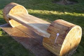 10 Meubles Et Decorations De Jardin A Faire Avec Des Rondins Page 2 Sur 2 Bancs En Rondin Meubles En Rondins Et Rondin De Bois Decoration