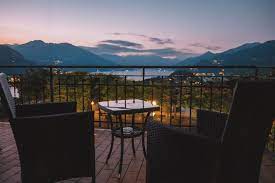 Set at the centre of lake como, where the two legs of the lake split, is bellagio. Best And Affordable Places To Stay In Lake Como Italy