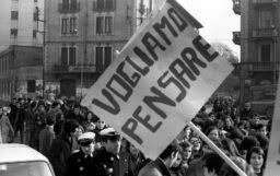 Résultat de recherche d'images pour "mai 68 en italie images"