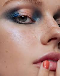 Vivien's Creative • Cherry Cheung