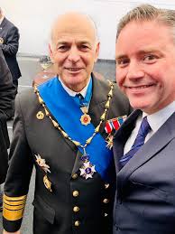 Hoy fui invitado a la emotiva ceremonia de cambio de mando de la  @armada_chile Se despidió el Almirante Juan Andrés De la Maza, a quien  agradezco su liderazgo y compromiso con Chile