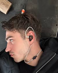 pout for the picture 📸|September: CHICAGO/NYC/LA Real Rockers Only!!!