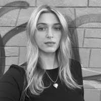 Lindsey Baxter's Instagram, Twitter & Facebook