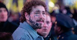 Post malone and kyle hediger, a tattoo artist, got matching tattoos in 2018. Post Malone Shows Off New Face Tattoo National Globalnews Ca