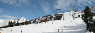 Stațiunea se află la poalele muntelui cu același nume (2543 m), la circa 35 de km distanță de bursa și 190 de km de istanbul. Vacanta La Munte Oferte 2020