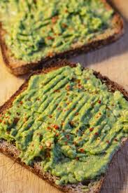 Wenn eine avocado innen braun ist, musst du sie nicht unbedingt wegwerfen. Avocado Toast Der Food Trend Aus Den Usa Grundrezept