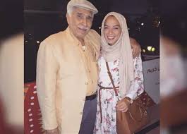 محمد بن أحمد بن مصطفى بن أحمد المعروف بـأبي زهرة المولود في المحلة discover new books on goodreads. Ø­ÙÙŠØ¯Ø© Ø¹Ø¨Ø¯Ø§Ù„Ø±Ø­Ù…Ù† Ø£Ø¨Ùˆ Ø²Ù‡Ø±Ø© ØªØ¹Ù„Ù† Ø®Ø·Ø¨ØªÙ‡Ø§ ÙˆØªØ´Ø§Ø±Ùƒ Ø¨ØµÙˆØ±Ø© Ù„Ù„Ø®Ø§ØªÙ… Ø§Ù„Ø­Ù…Ø¯Ù„Ù„Ù‡ Ø§Ù„Ù…ØµØ±ÙŠ Ø§Ù„ÙŠÙˆÙ…