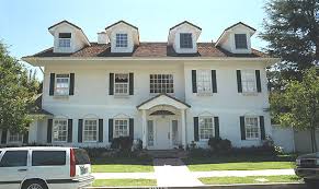 For the san francisco decorator showcase, designer steven miller created a dramatic space for entertaining. The American Beauty Houses Photos