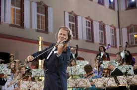 Op 3, 4, 5, 10, 11, 12, 17, 18 en 19 juli 2021 geeft andre voor alweer het veertiende jaar op rij zijn geliefde concerten. Andre Rieu Maastricht 2019