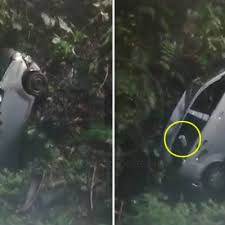 Maybe you would like to learn more about one of these? Tangan Ghaib Seram Dalam Kereta Yang Terbabas Dalam Gaung