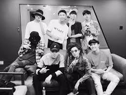 Foto Pose Bareng Charli Xcx Resmi Jadi Member Baru Bts Okezone Celebrity