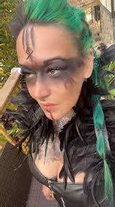 Introduction to Stephen King through Sisters' Halloween Costumes