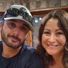 Daniel Jablonski and Loni Darabos's Wedding Website