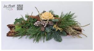 Sukkulenten mit rosa in rinde gesteck 2019 sukkulenten mit rosa in rinde gesteck the post sukkulenten mit rosa in rinde gesteck 2019 appeared first on flowers decor. Allerheiligen Gesteck Auf Rinde Friedhofs Dekorationen Allerheiligen Allerheiligengestecke