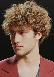 Blonde Curly Hairstyles Uomini Di Capelli Ricci Prodotti Per Capelli Ricci Tagli Di Capelli Corti Ricci