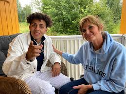 Hassan came to denmark from iraq at the age of thirteen, settling in bornholm.he obtained a danish passport in december 2008. W8ihbwco5nh9hm