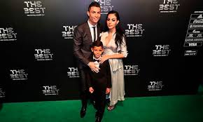 Foto cristiano ronaldo a înduioșat o lume întreagă cu ultima fotografie postată pe instagram. Geruchtekuche Hat Cristiano Ronaldo Seine Hochschwangere Freundin Betrogen Kleinezeitung At