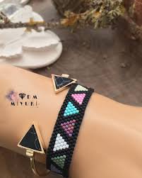 Instagram Da Miyuki Design Ucgen Model Bilgi Icin Dm Ulasabilirsiniz M In 2020 Beaded Jewelry Patterns Beaded Jewelry Bead Jewellery