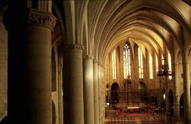 Entertainment and leisure activities are designed around three main choices: Basilika Santa Maria Castelloempuriabrava