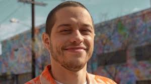 Pete Davidson Jalani Terapi Trauma Akibat Diejek Kanye West