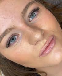 Aplic gene fir cu fir în Dezmir Mai am câteva locuri de sărbători 🎁 Pentru  programări 👇🏼👇🏼👇🏼 https://mero.ro/p/paula-lash-artist