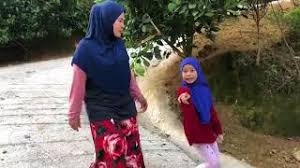 Menguatkan lagi dakwaan tersebut, bonda rozita ibrahim seakan mengiyakan rumah tangga anak dan menantunya itu memang sedang menghadapi menurut bonda rozita, aliff telah memarahi isterinya kerana 'banyak ragam' disebabkan shahida yang sedang hamil menolak untuk terlibat sama. Video Terbahak Bahak Tengok Gaya Dia Jalan Netizen Terhibur Dengan Gelagat Anak Bongsu Bonda Rozita Ibrahim Berita Steady